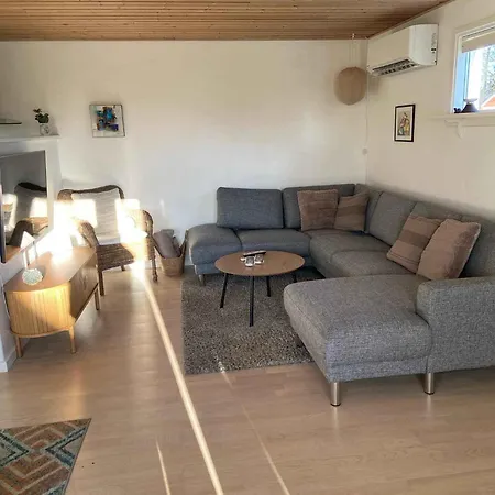 Semesterbostad Close To The Beach,