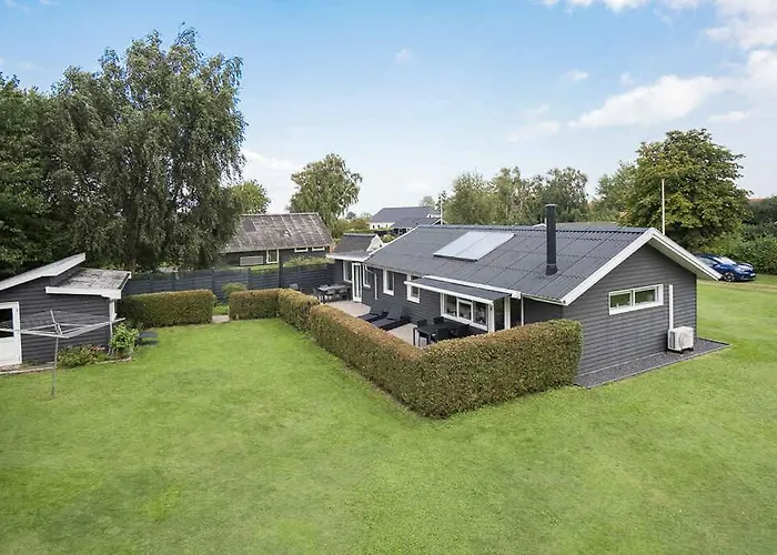 Сasa de vacaciones House Close To The