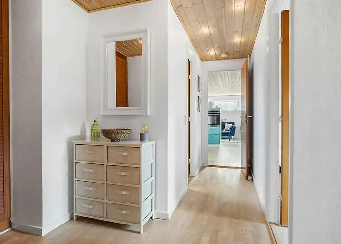 Сasa de vacaciones House Close To The *