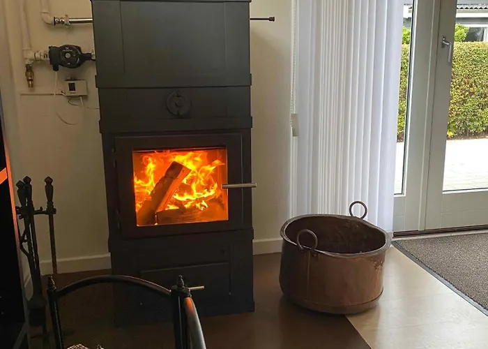 Сasa de vacaciones House Close To The *